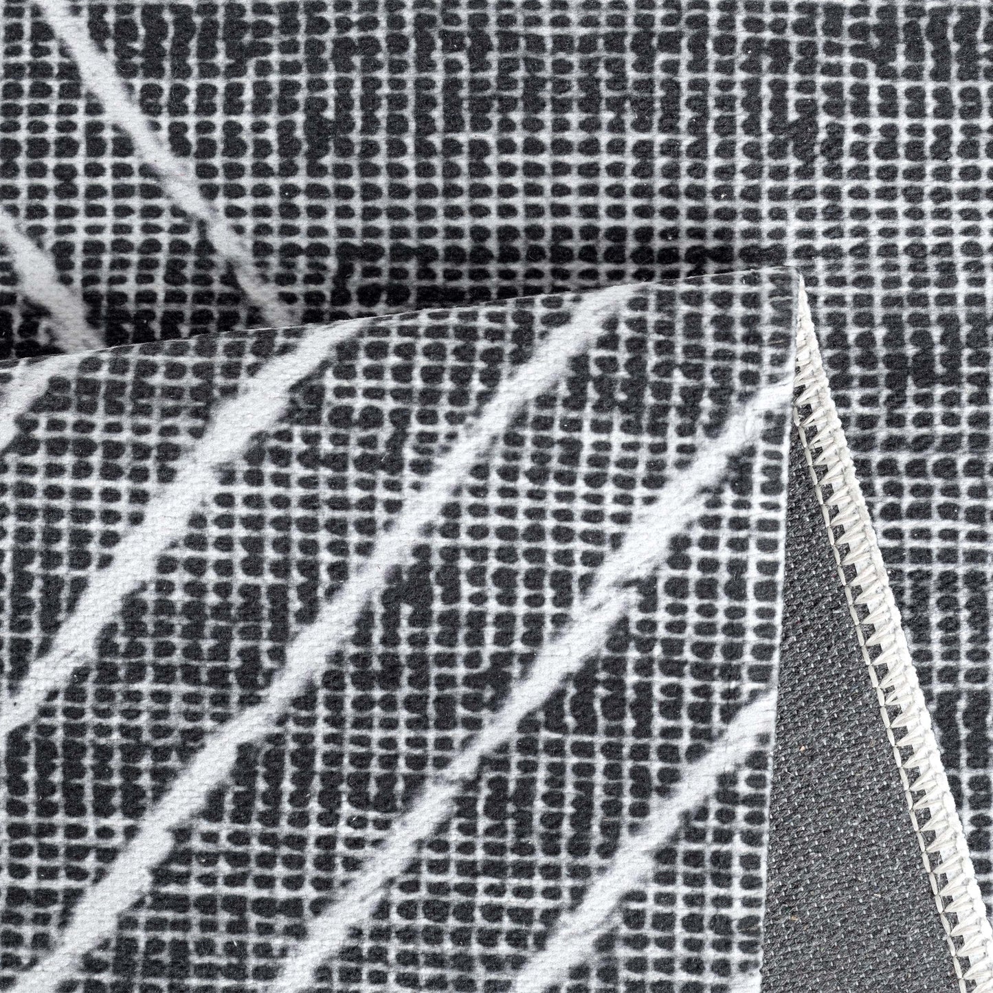 Tapis moderne gris à motifs géométriques EFE 1020 – Franges blanches