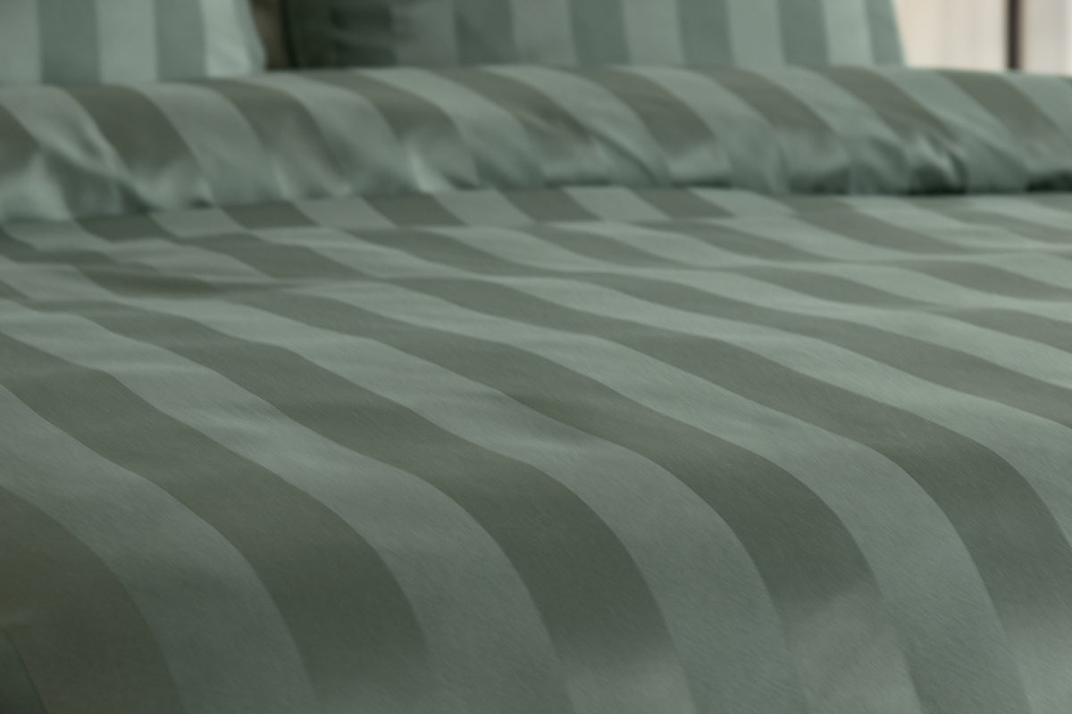 Parure de Lit Satin en Microfibre - Rayures Tissées - Vert