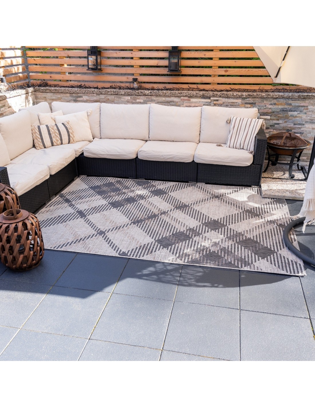 COLLECTION OUTDOOR
