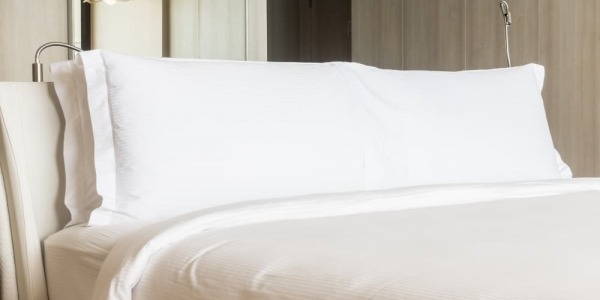 Les bienfaits du minimalisme dans la chambre : Optez pour la housse de couette unie cet hiver