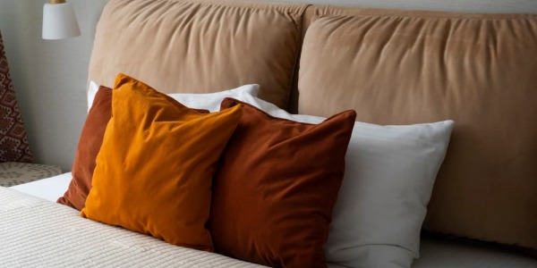 Linge de lit pour l’hiver : comment rester au chaud sans sacrifier votre décoration ?